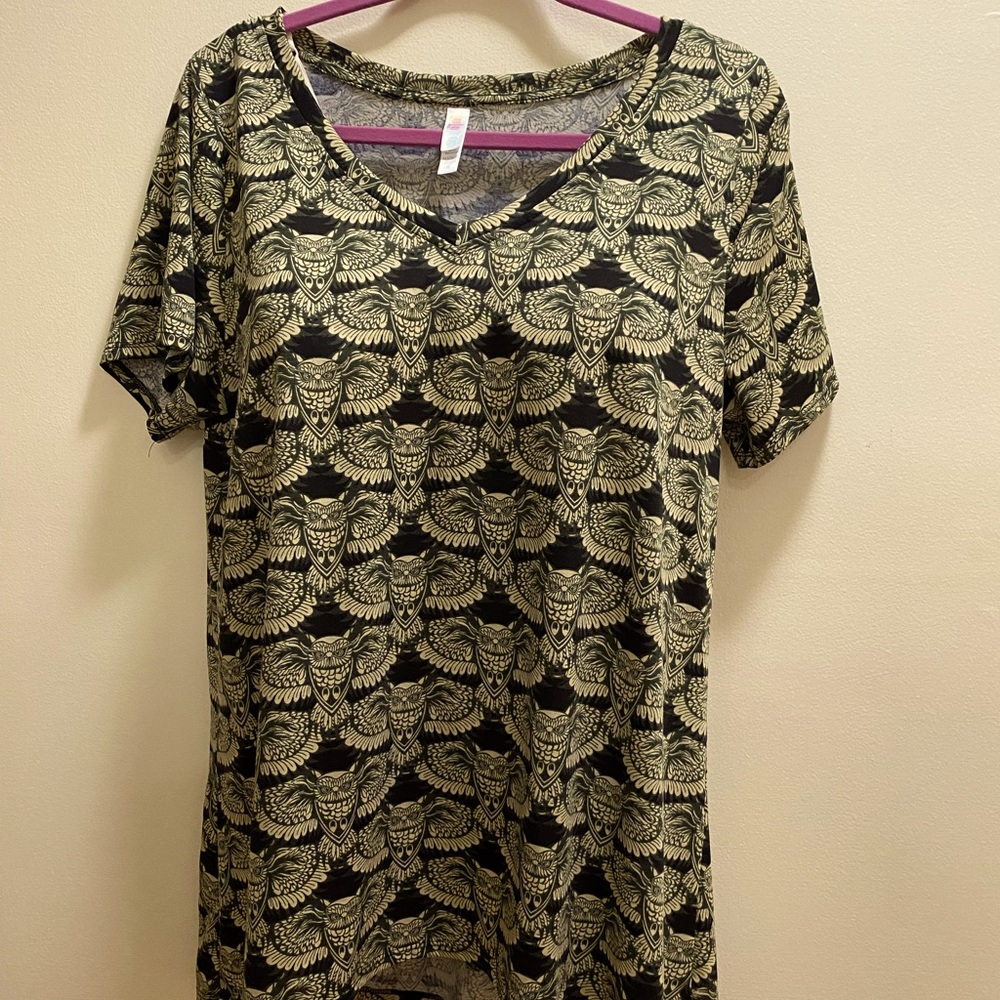 LuLaRoe short sleeve A-line polyester-spandex top plus size
